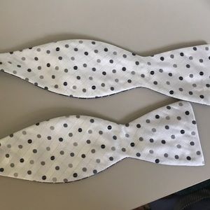 Countess Mara Bow Tie